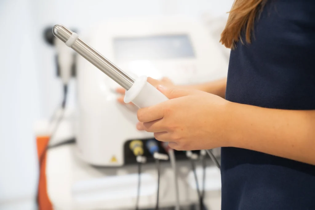 Seduta di fisioterapia del pavimento pelvico con approccio riabilitativo