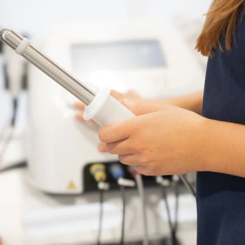 Seduta di fisioterapia del pavimento pelvico con approccio riabilitativo